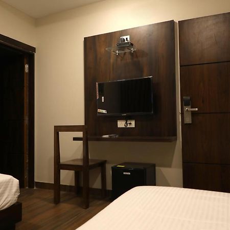 Hotel Nest Bhuj Luaran gambar