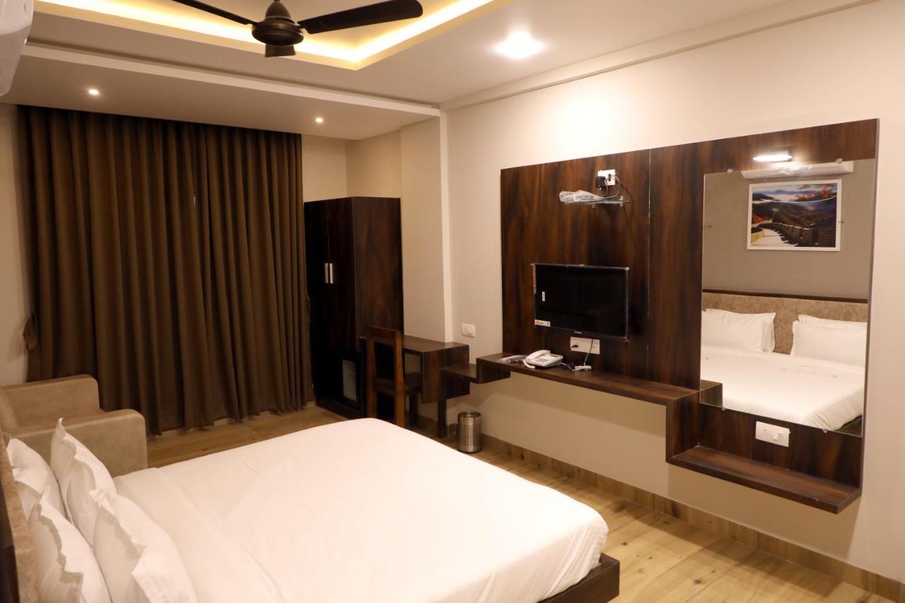 Hotel Nest Bhuj Luaran gambar