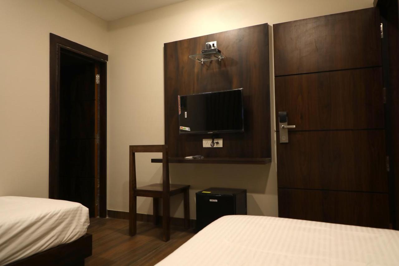 Hotel Nest Bhuj Luaran gambar
