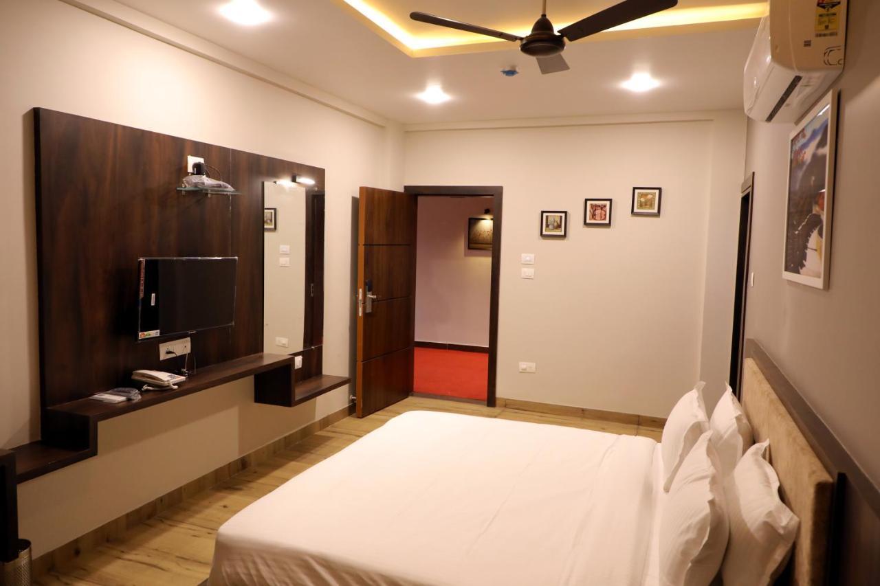 Hotel Nest Bhuj Luaran gambar