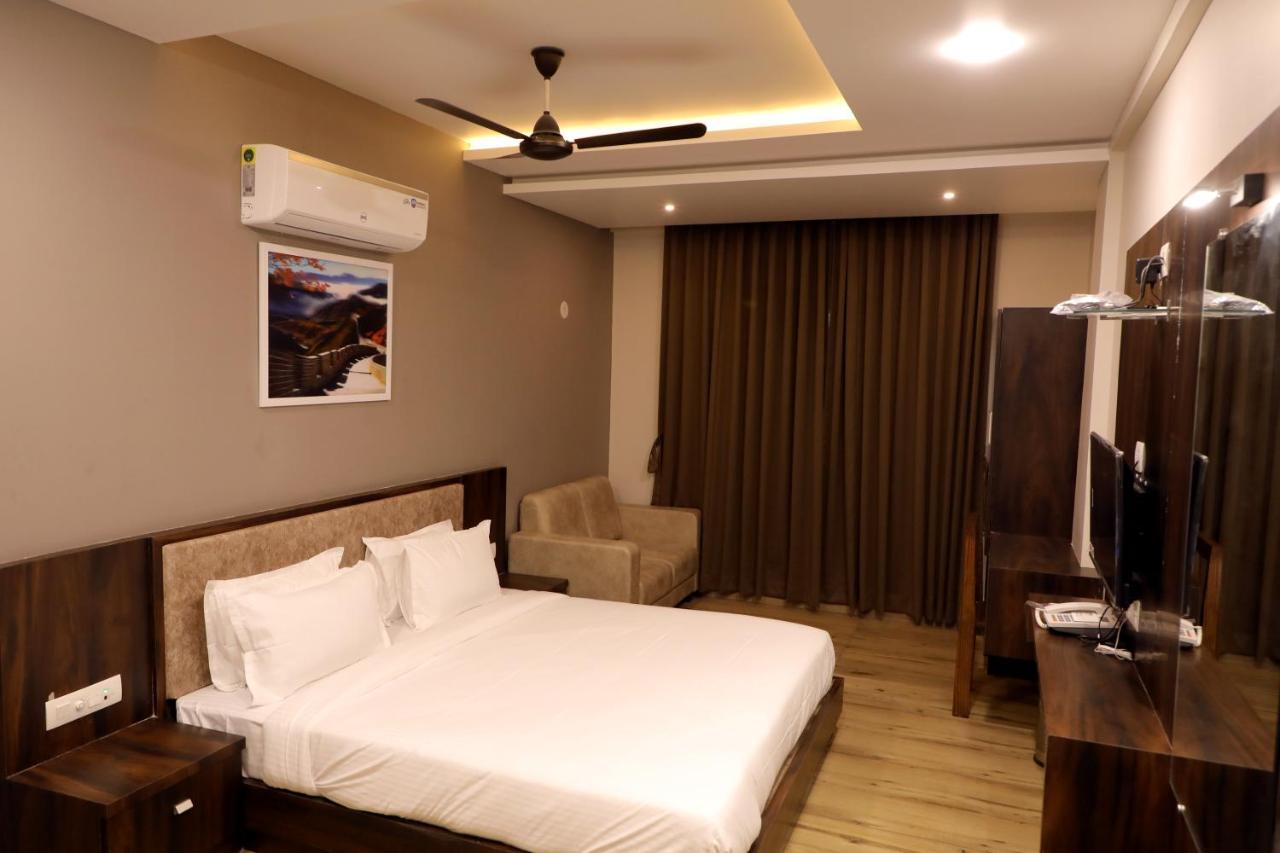 Hotel Nest Bhuj Luaran gambar
